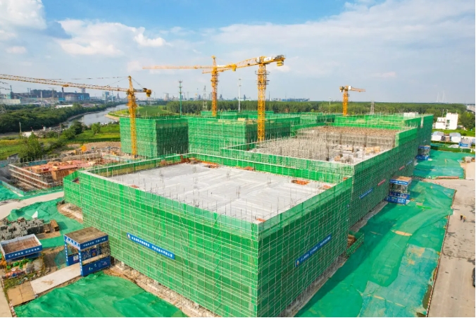 浦仪公路旁，竖起产业新地标